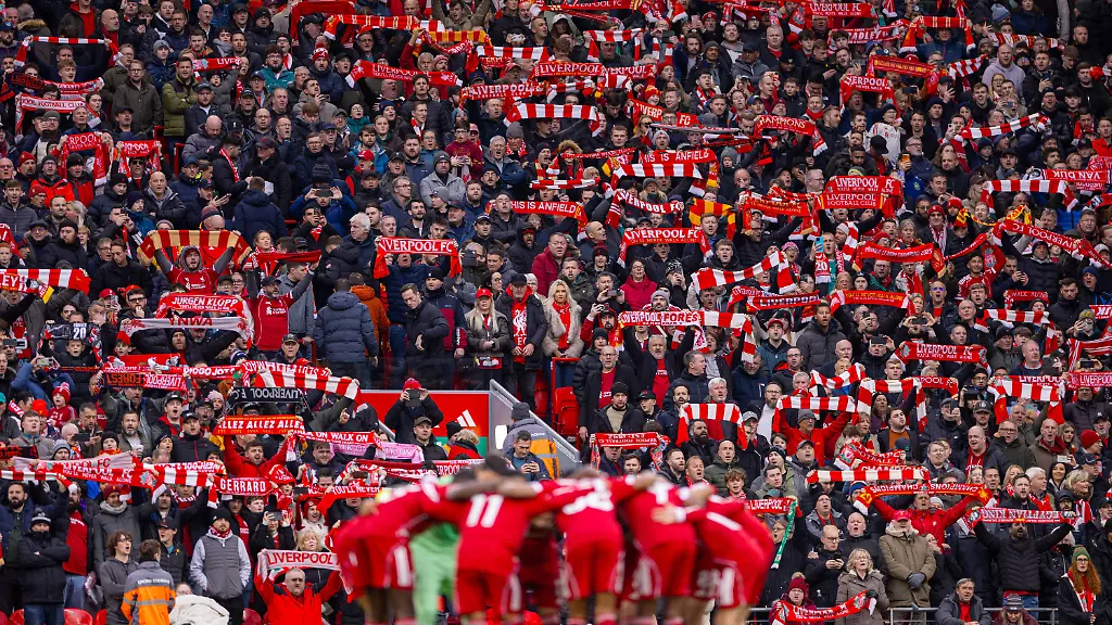 Football-FA-Premier-League-Liverpool-FC-v-Nottingham-Forest-FC-LIVERPOOL-ENGLAND-Saturday-November-22-2025-Liverpool-supporters-singing-You-ll-Never-Walk-Alone-before-the-FA-Premier-League-match-between-Liverpool-FC-and-Nottingham-Forest-FC-at-Anfield