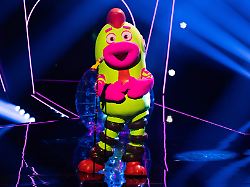 "Quietsch" enttarnt: Diesen Fernsehstar hatte bei "Masked Singer" niemand auf dem Zettel