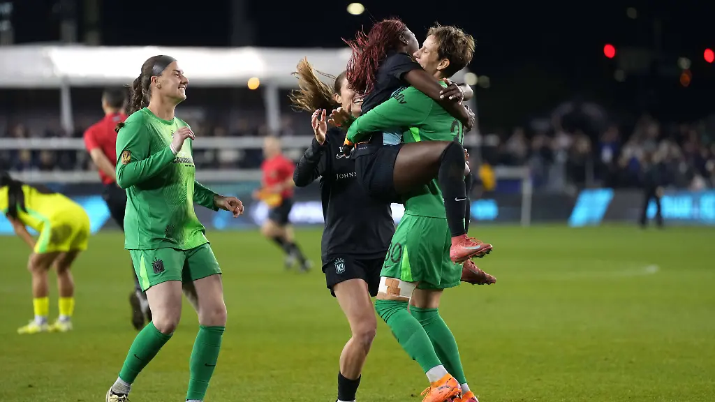 NWSL-NWSL-Championship-Gotham-FC-at-Washington-Spirit-Nov-22-2025-San-Jose-California-USA-Gotham-FC-goalkeeper-Ann-Katrin-Berger-30-and-defender-Mandy-Freeman-22-celebrate-after-defeating-the-Washington-Spirit-in-the-2025-NWSL-Championship-at-PayPal-Park