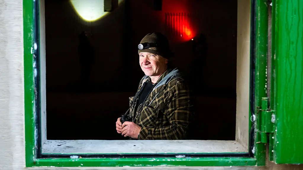 Fledermausexperte-Goettsche-kennt-die-Feinde-der-Fledermaeuse-und-weiss-wie-sie-aus-den-Quartieren-ferngehalten-werden