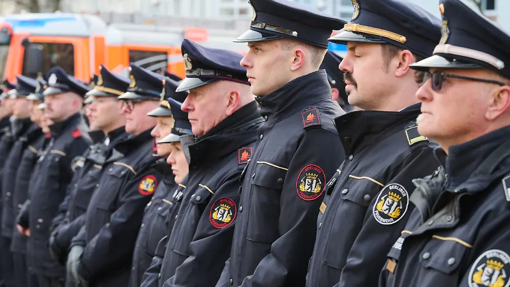 Die-diesjaehrige-Gedenkveranstaltung-stand-unter-dem-Motto-Licht-im-Dunkeln