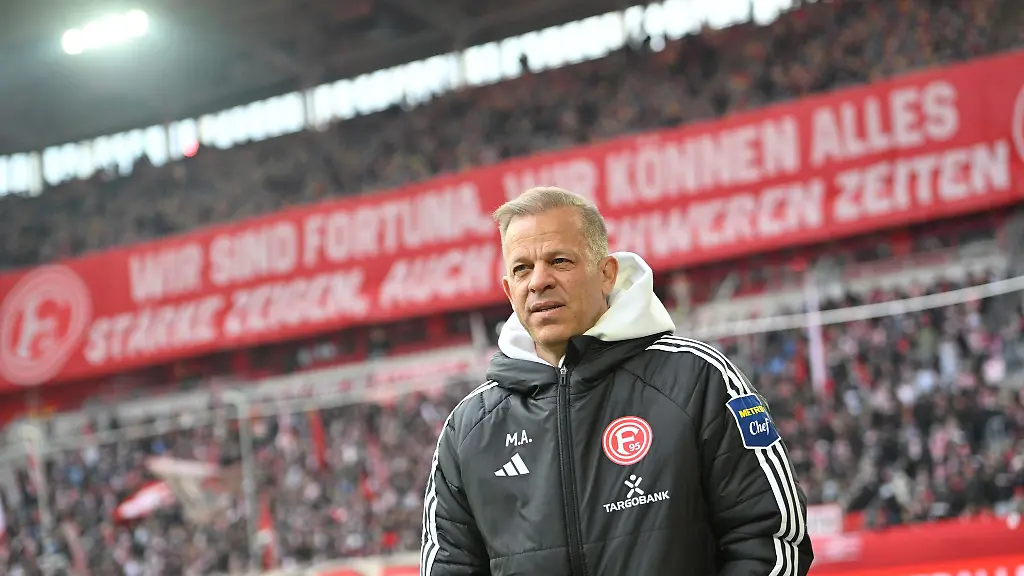 Markus-Anfang-erinnerte-ein-medizinischer-Notfall-im-Stadion-an-einen-Vorfall-mit-seinem-Vater