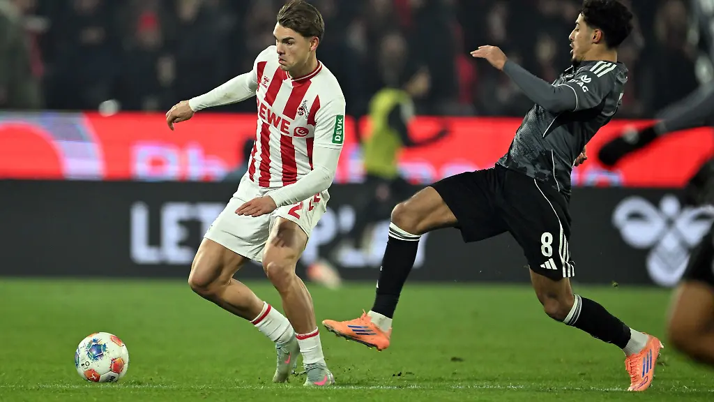 Joel-Schmied-l-verletzt-sich-im-Spiel-gegen-Eintracht-Frankfurt