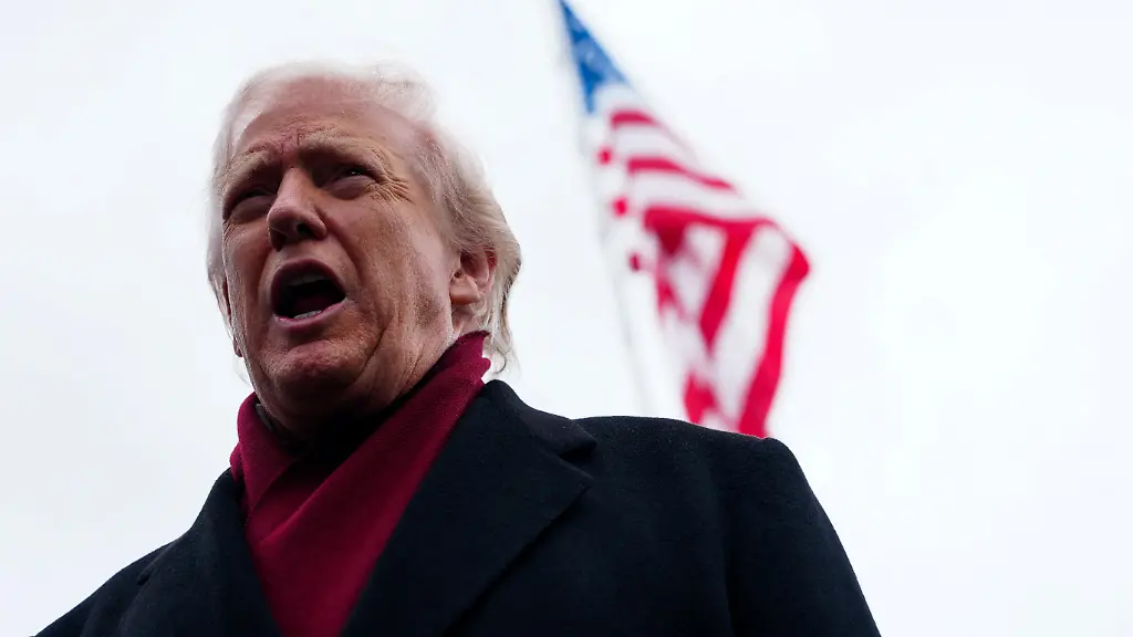 U-S-President-Donald-Trump-speaks-to-the-media-while-on-his-way-to-board-Marine-One-to-depart-for-Joint-Base-Andrews-from-the-South-Lawn-at-the-White-House-in-Washington-D-C-U-S-November-22-2025