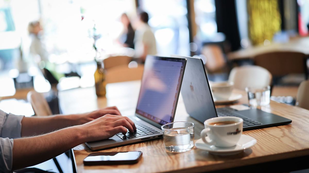 Berufliche-Bildung-Tipps-und-Tools-Drei-Schritte-zur-passenden-Weiterbildung