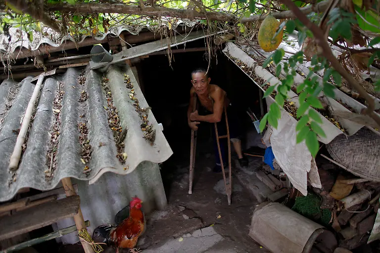 2010-10-24T000000Z-1052607701-GM1E6AP02MK01-RTRMADP-3-VIETNAM