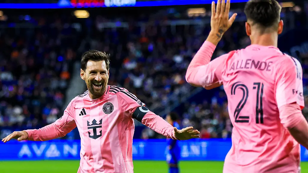 Nov-23-2025-Cincinnati-Ohio-USA-Inter-Miami-CF-forward-Lionel-Messi-10-reacts-after-forward-Tadeo-Allende-21-scores-a-goal-against-FC-Cincinnati-in-the-second-half-at-TQL-Stadium