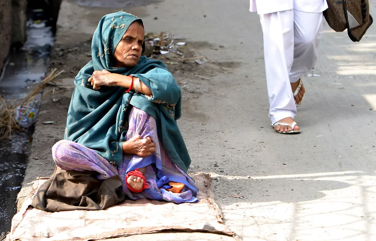 2009-01-30T120000Z-1705912542-GM1E51U1K8G01-RTRMADP-3-INDIA