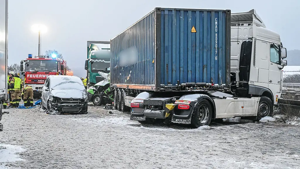 Auf-der-Autobahn-93-starben-mindestens-drei-Menschen