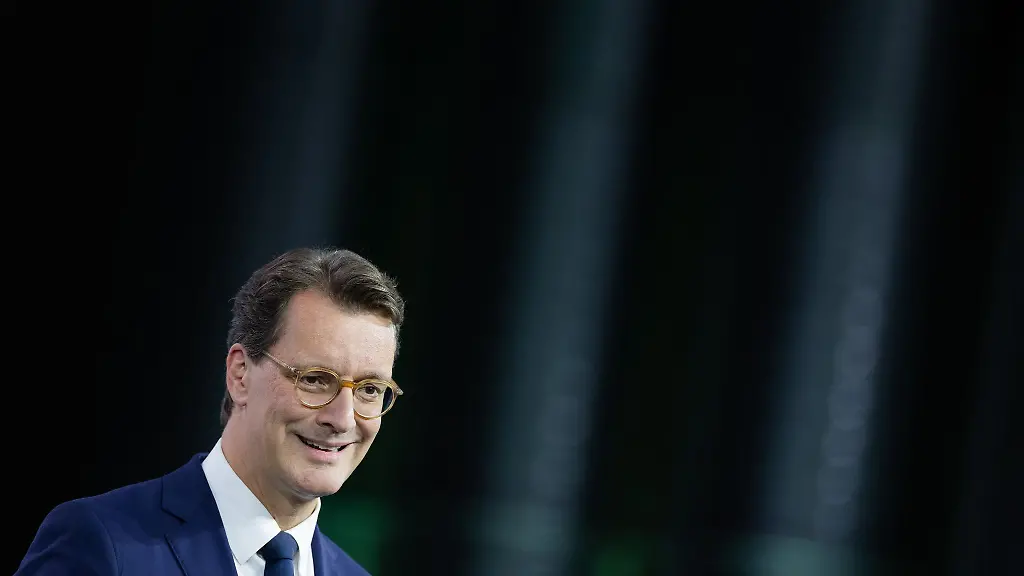 Die-CDU-unter-Ministerpraesident-Hendrik-Wuest-CDU-bleibt-in-NRW-laut-einer-Umfrage-die-staerkste-Partei