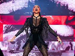 Zuschauer in erster Reihe pennt: Nicole Scherzinger reagiert souverän