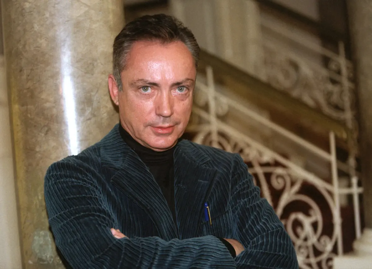 Der-deutsche-Schauspieler-Udo-Kier-aufgenommen-am-10-11-1998-bei-der-Filmpremiere-seines-neuen-Films-Blade-in-Muenchen