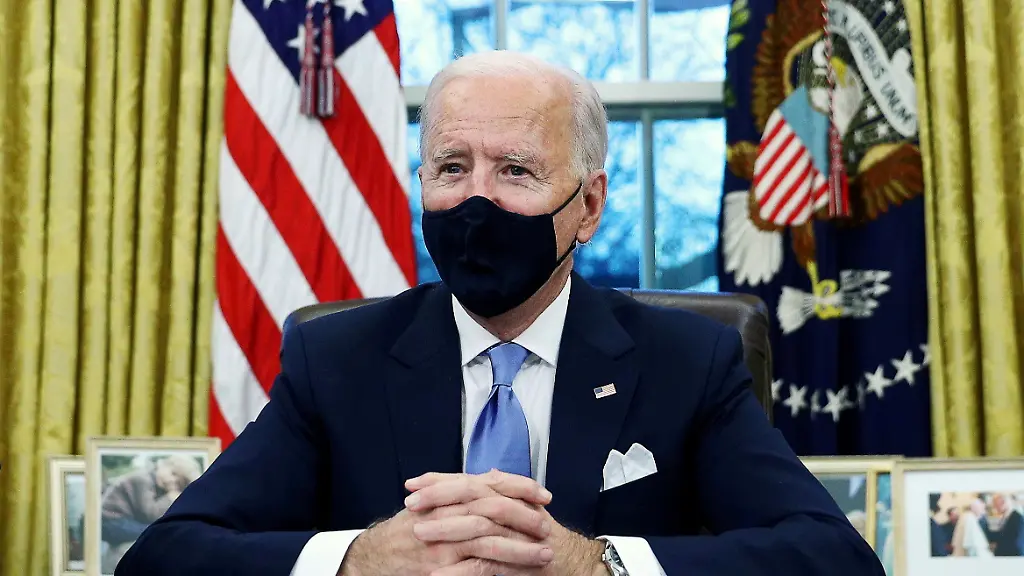 2021-01-24T195744Z-778735867-RC2JEL94CDRO-RTRMADP-3-HEALTH-CORONAVIRUS-USA-TRAVEL