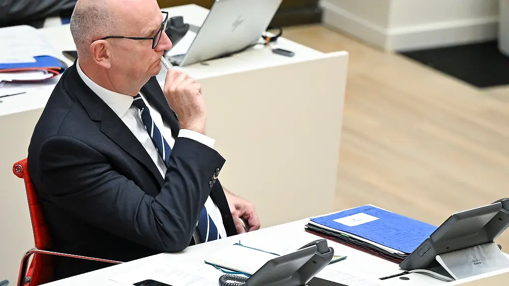 Brandenburgs-Ministerpraesident-Dietmar-Woidke-SPD-aeussert-sich-zur-internen-Krise-der-BSW-Landtagsfraktion-Archivbild