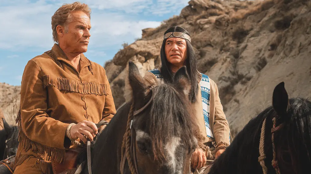 HANDOUT-Christian-Tramitz-l-als-Ranger-und-Michael-Bully-Herbig-als-Abahachi-in-einer-Szene-aus-dem-Film-Das-Kanu-des-Manitu-undatierte-Filmszene-Der-Film-kommt-am-14-08-2025-in-die-deutschen-Kinos