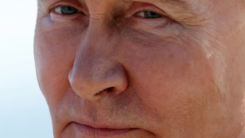 SAINT-PETERSBURG-RUSSIA-JUNE-5-RUSSIA-OUT-Russian-President-Vladimir-Putin-looks-on-while-visiting-the-Lakhta-Center-on-June-5-2024-in-Saint-Petersburg-Russia-Vladimir-Putin-visited-a-newly-built-Lakhta-Center-a-skyscraper-of-Gazprom-prior-to-his-meetings-at-the-Saint-Petersburg-International-Economic-Forum-SPIEF-2024