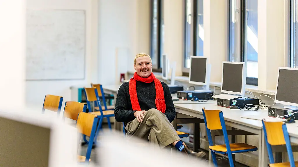 Steckelbroeck-unterrichtet-Informatik-und-Ethik