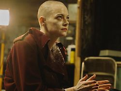 Emma Stone In Bugonia