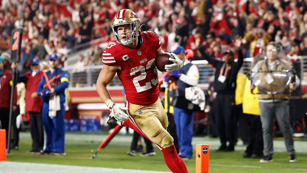 NFL-American-Football-Herren-USA-Carolina-Panthers-at-San-Francisco-49ers-Nov-24-2025-Santa-Clara-California-USA-San-Francisco-49ers-running-back-Christian-McCaffrey-23-rushes-for-a-touchdown-against-the-Carolina-Panthers-during-the-second-half-at-Levi-s-Stadium
