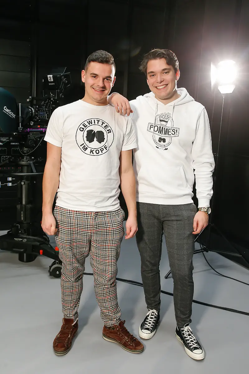 Jan-Zimmermann-l-und-Tim-Lehmann-Gewitter-im-Kopf-Leben-mit-Tourette-als-Gaeste-bei-dem-Screening-des-YouTube-Rewind-im-YouTube-Space-Das-YouTube-Rewind-ist-ein-von-YouTube-produziertes-Video-das-die-Video-und-Trend-Highlights-des-Jahres-zeigt