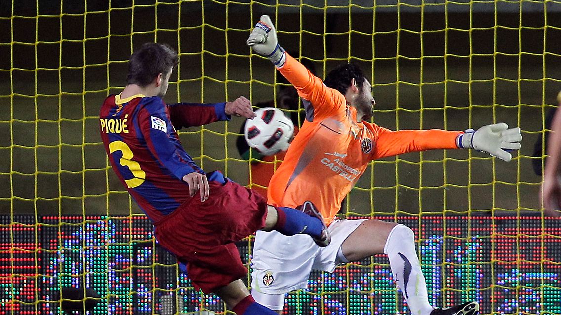 Gerard Pique schoss Barcelona zum Sieg in Villarreal.