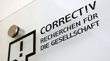 560422415