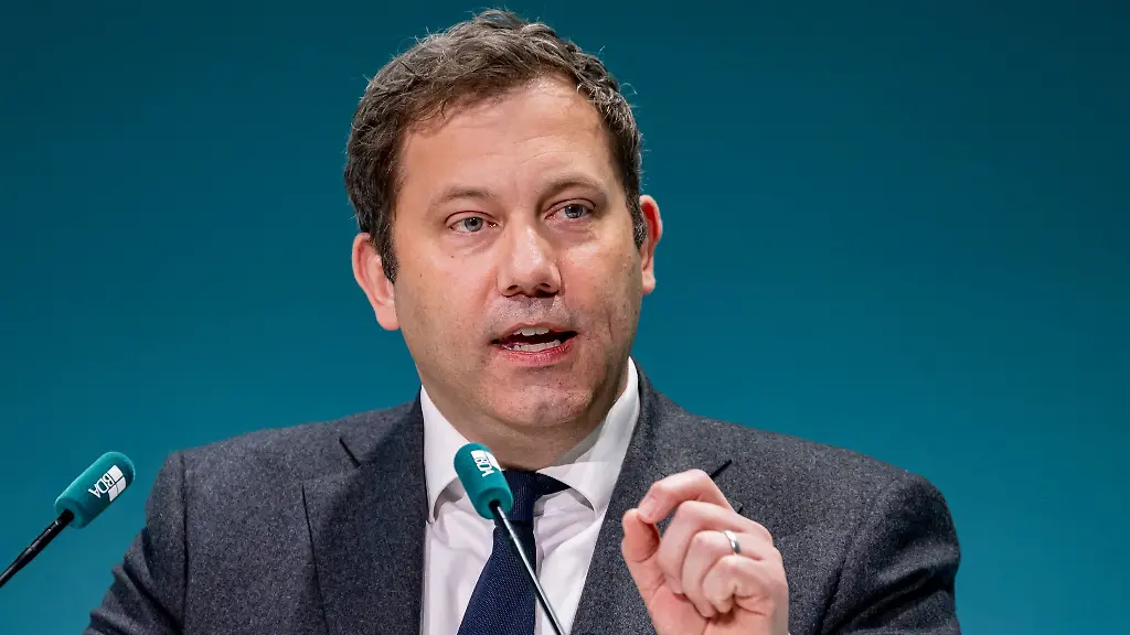 SPD-Chef-Lars-Klingbeil-will-im-Rentenstreit-hart-bleiben