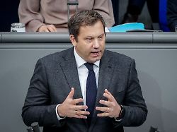 Bundestag berät Giga-Haushalt: Klingbeil verteidigt 180 Milliarden Schulden als "Warm up"