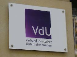 Frohnmaier auf Event eingeladen: Unternehmerinnen-Verband hält ebenfalls Kontakt zur AfD