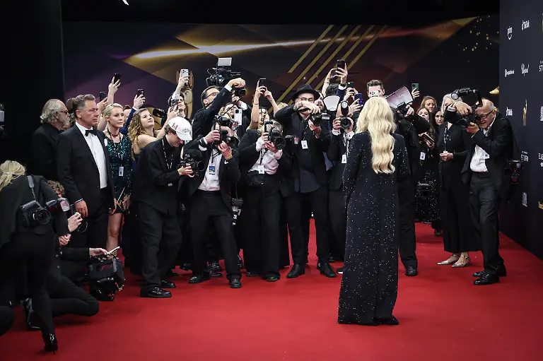 Preistraeger-Preistraegerin-Legende-CHER-Fotografen-Verleihung-des-77