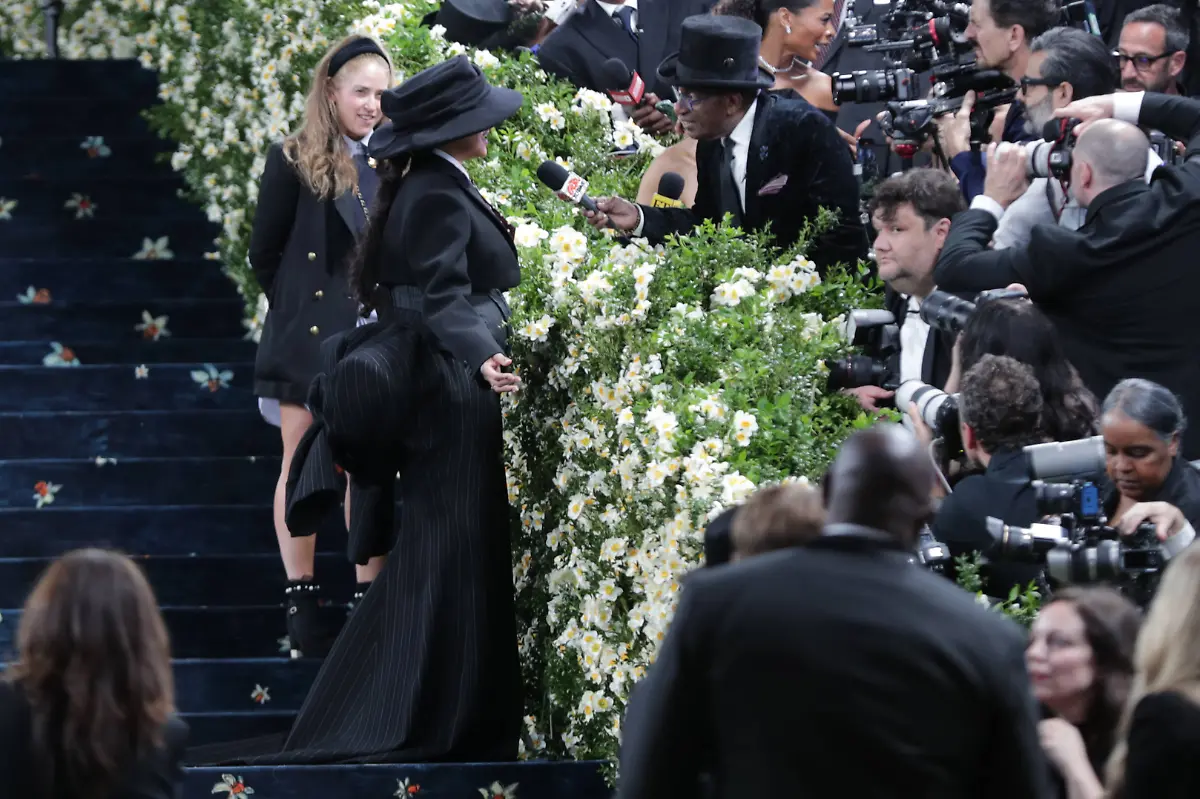 May-5-2025-Ny-USA-NEW-YORK-NEW-YORK-MAY-05-The-2025-Met-Gala-held-at-the-Metropolitan-Museum-of-Art-marked-the-opening-of-the-Costume-Institutes-spring-exhibition-Superfine-Tailoring-Black-Style-The-event-honored-the-legacy-and-evolution-of-Black-dandyism-through-fashion-art-and-cultural-expression-Rihanna-made-a-highly-anticipated-appearance-in-a-custom-archival-inspired-ensemble-commanding-the-red-carpet-with-her-signature-presence-and-a-bold-interpretation-of-the-evenings-theme