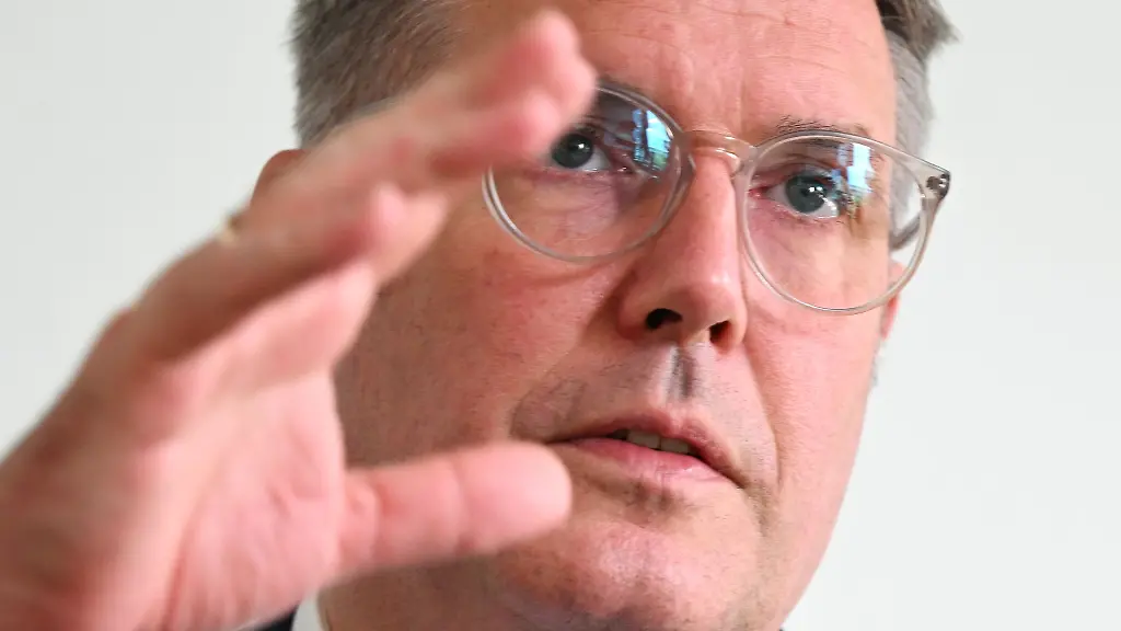 Die-Bundeslaender-duerften-nicht-immer-in-eine-Art-Basar-mit-dem-Bund-eintreten-muessen-um-einen-Ausgleich-fuer-Mehrkosten-zu-bekommen-sagt-Schweitzer