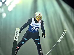 "Habe gar nichts realisiert": Raimund fliegt mit sensationellem Rekord aufs Podest