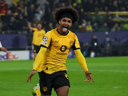 Und noch zwei Elfer verschossen: Nach Villarreals "Handball"-Rot legt der BVB so richtig los