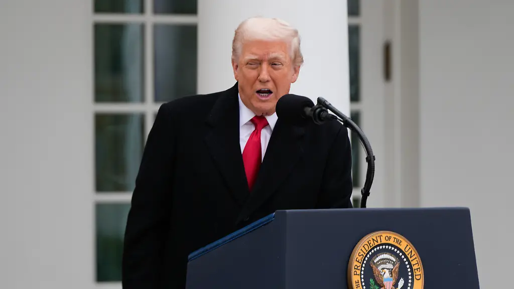President-Donald-Trump-speaks-during-the-pardoning-ceremony-for-the-national-Thanksgiving-turkey-Gobble-in-the-Rose-Garden-of-the-White-House-Tuesday-Nov-25-2025-in-Washington