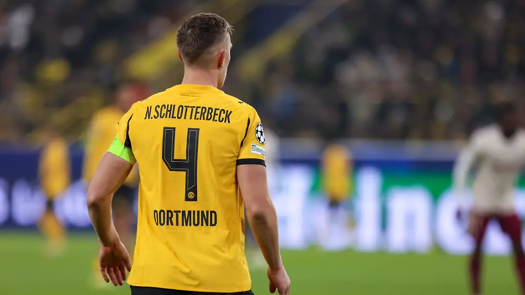 Nico-Schlotterbeck-Borussia-Dortmund-GER-Borussia-Dortmund-gegen-FC-Villarreal-Fussball-Champions-League-5-Spieltag-Spielzeit-2025-2026-25-11-2025-DFL-REGULATIONS-PROHIBIT-ANY-USE-OF-PHOTOGRAPHS-AS-IMAGE-SEQUENCES-AND-OR-QUASI-VIDEO-GER-Borussia-Dortmund-gegen-FC-Villarreal-Fussball-Champions-League-5-Spieltag-Spielzeit-2025-2026-25-11