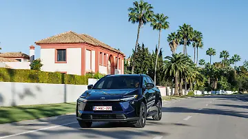 Toyota_bZ4X_2025_VO