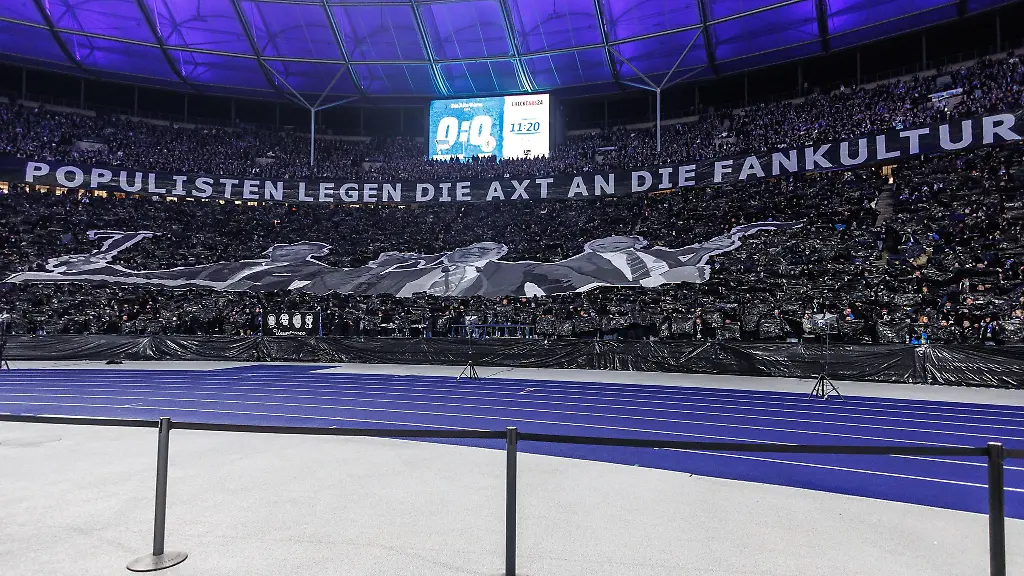 Auch-die-Fans-der-Hertha-protestierten