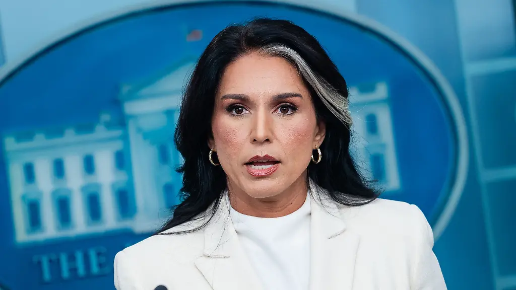 Tulsi-Gabbard-Director-of-National-Intelligence-DNI-speaks-during-a-news-conference-in-the-James-S-Brady-Press-Briefing-Room-of-the-White-House-in-Washington-DC-US-on-Wednesday-July-23-2025-Tensions-between-the-Trump-administration-and-the-judiciary-flared-on-Tuesday-when-Attorney-General-Pam-Bondi-removed-a-US-attorney-for-New-Jersey-that-had-been-named-by-federal-judges-to-replace-the-presidentis-choice