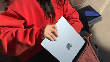 2025_Apple