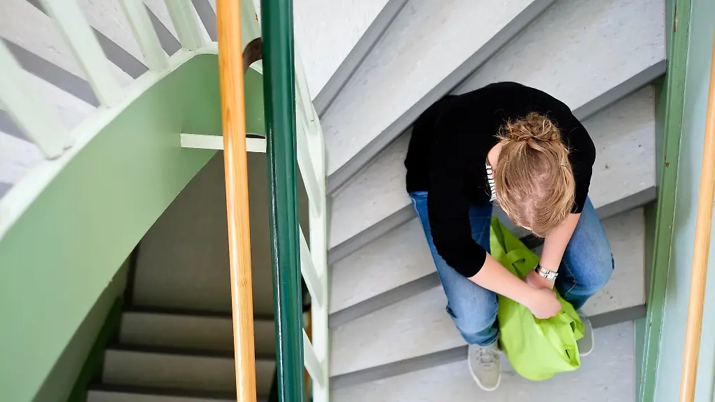 Chronische-Muedigkeit-und-Ueberforderung-sind-haeufige-Folgen-von-Praesentismus-und-das-ist-weder-fuer-Arbeitnehmer-noch-fuer-Arbeitnehmer-gut