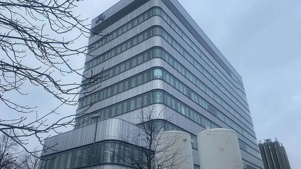 Der-neue-UFZ-Forschungsbau-in-Leipzig-moderne-Labore-fuer-Zukunftsthemen-von-Klimaschutz-bis-Energiewende