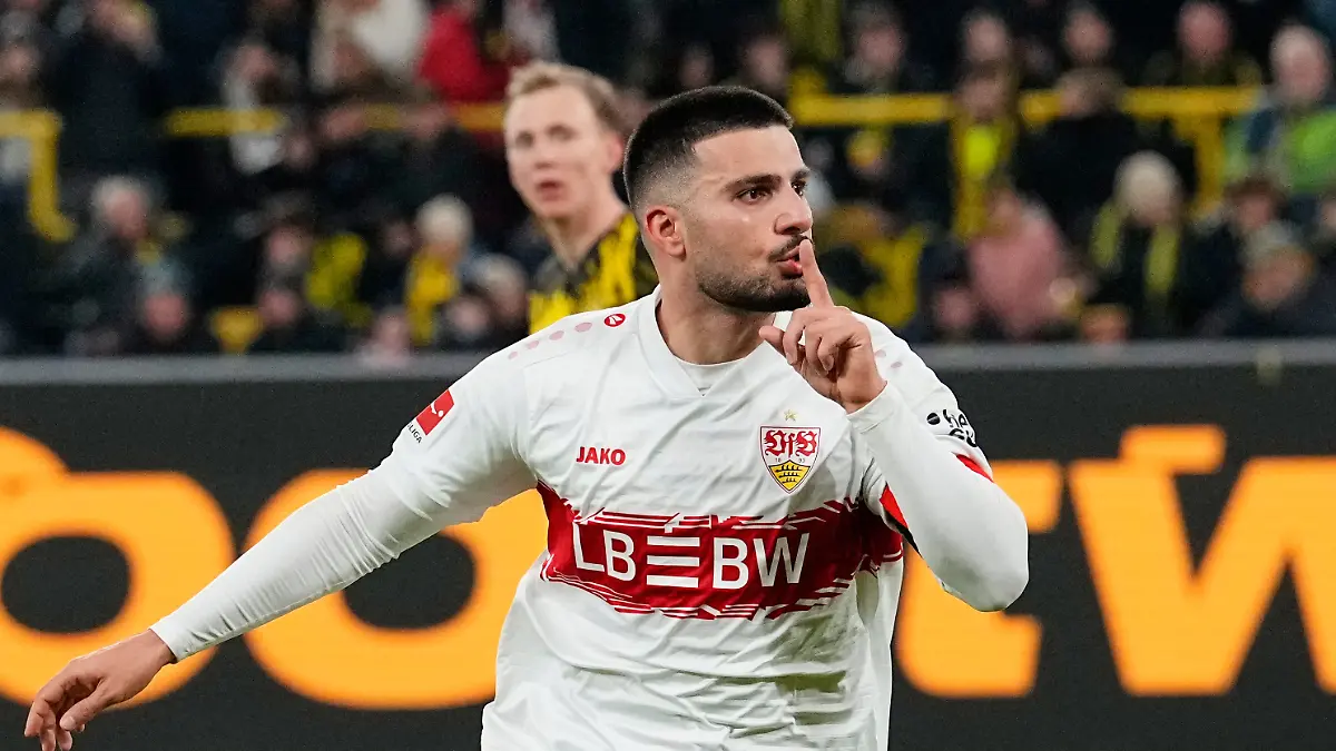 Stuttgart-s-Deniz-Undav-celebrates-after-he-scored-his-third-goal-during-the-German-Bundesliga-soccer-match-between-Borussia-Dortmund-and-VfB-Stuttgart-in-Dortmund-Germany-Saturday-Nov-22-2025