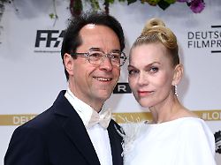 "Probiert es aus": Liefers' Beziehungstipp: Bei Streit nackt ausziehen