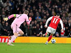 Neuer patzt bei Ausflug: FC Arsenal erdrückt den FC Bayern in der Champions League