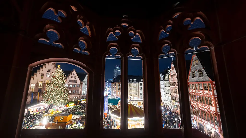 Hessens-groesster-Weihnachtsmarkt-laedt-in-Frankfurt-ein