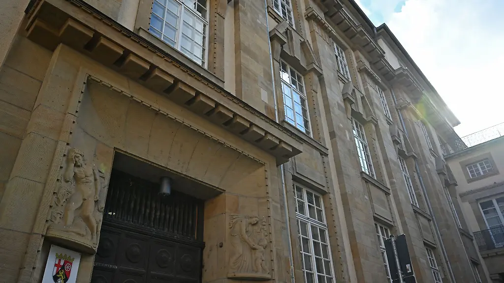 In-dem-Prozess-vor-dem-Landgericht-Mainz-geht-es-um-eine-Tat-im-Hartenbergpark