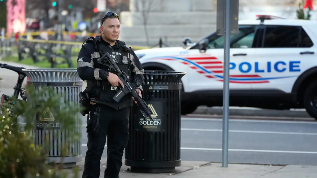 Die-Polizei-ist-im-Einsatz-nachdem-zwei-Mitglieder-der-Nationalgarde-von-Schuessen-getroffen-wurden