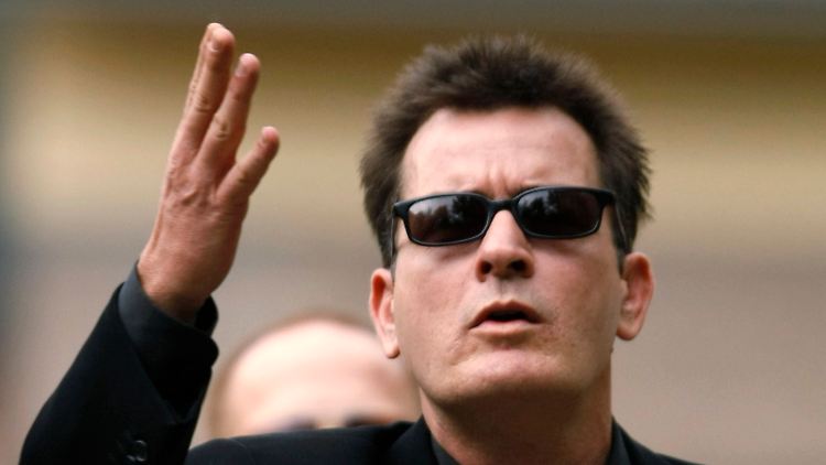Hey, was lachst Du? Charlie Sheen ist nicht mehr lustig.