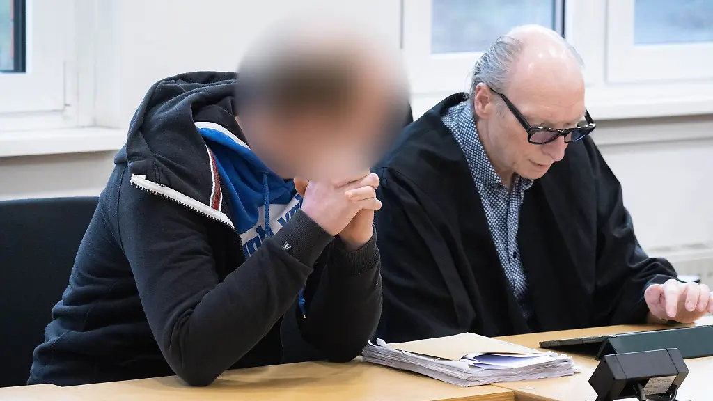 Mehre-hundert-bis-zu-tausendmal-soll-ein-in-Stralsund-Angeklagter-seine-Freundin-gegen-ihren-Willen-zu-Freiern-begleitet-und-zur-Prostitution-gezwungen-haben